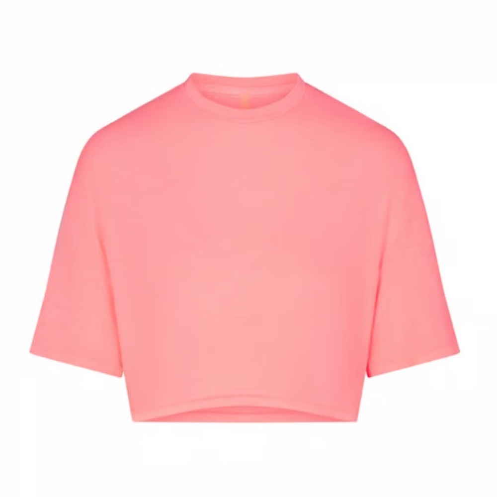 Skims worn in jersey oversized cropped tee shirt. Size Xsmall, coral.